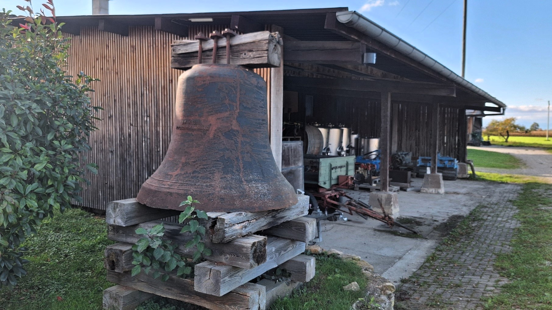 20251015 163300 resized